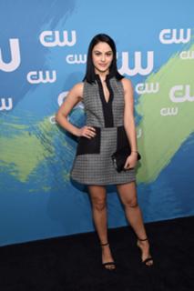 Camila Mendes feet photo thumbnail
