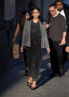 Camila Mendes feet photo thumbnail