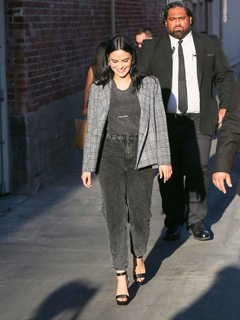 Camila Mendes feet photo thumbnail