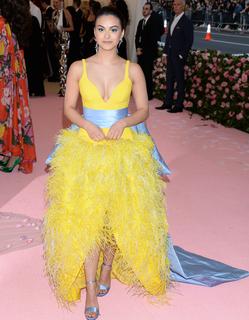 Camila Mendes feet photo thumbnail