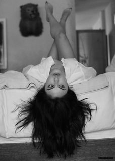 Camila Mendes feet photo thumbnail