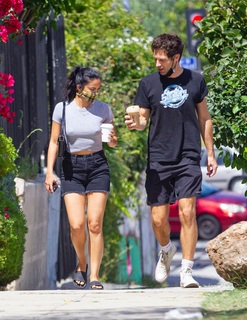 Camila Mendes feet photo thumbnail