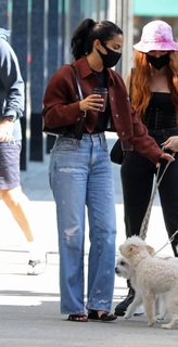 Camila Mendes feet photo thumbnail