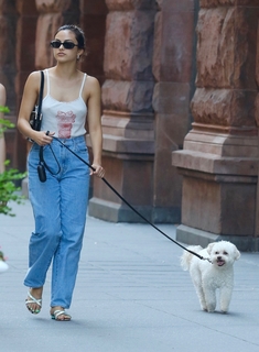 Camila Mendes feet photo thumbnail