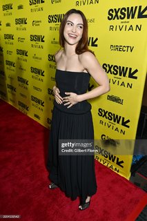 Camila Mendes feet photo thumbnail