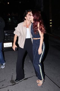 Camila Mendes feet photo thumbnail