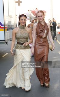 Camila Mendes feet photo thumbnail