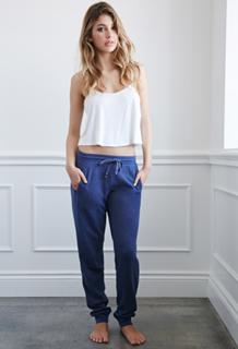 Camila Morrone feet photo thumbnail