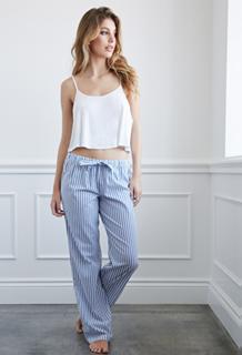 Camila Morrone feet photo thumbnail