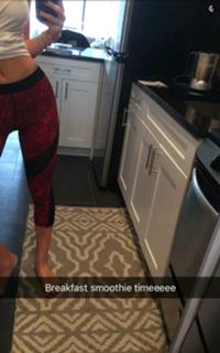 Camila Morrone feet photo thumbnail