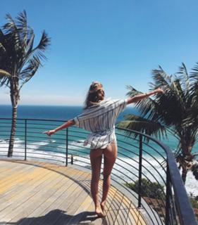 Camila Morrone feet photo thumbnail