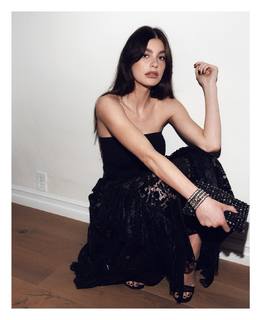 Camila Morrone feet photo thumbnail