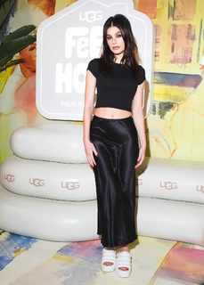 Camila Morrone feet photo thumbnail