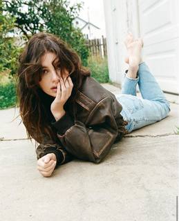 Camila Morrone feet photo thumbnail
