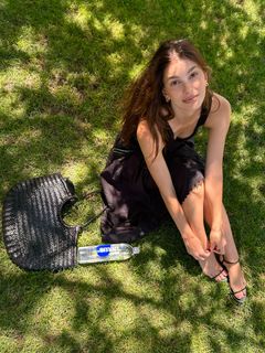 Camila Morrone feet photo thumbnail