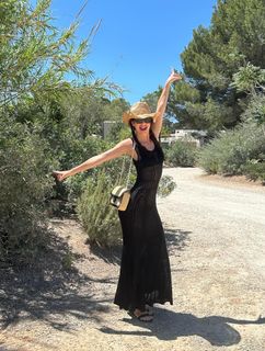 Camila Morrone feet photo thumbnail