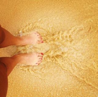 Camila Nakagawa feet photo 3