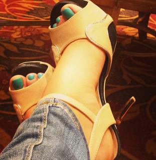Camila Nakagawa feet photo 5