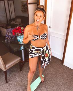 Camila Nakagawa feet photo 2