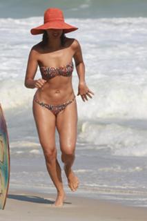 Camila Pitanga feet photo 5