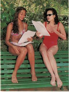 Camila Pitanga feet photo 1