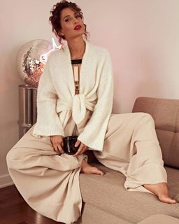Camila Pitanga feet photo 7