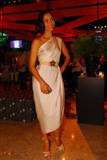 Camila Pitanga feet photo 3