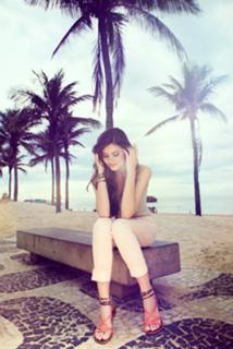 Camila Queiroz feet photo thumbnail