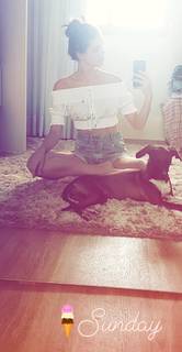 Camila Queiroz feet photo thumbnail