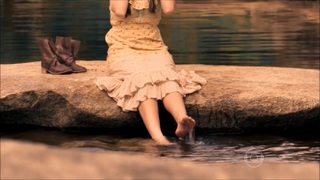 Camila Queiroz feet photo thumbnail