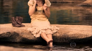 Camila Queiroz feet photo thumbnail