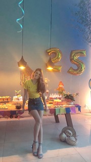 Camila Queiroz feet photo thumbnail