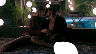 Camila Queiroz feet photo thumbnail