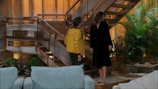 Camila Queiroz feet photo thumbnail