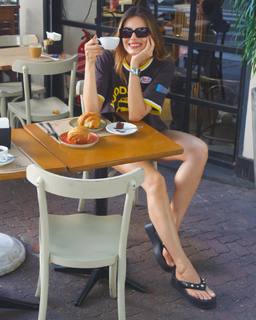 Camila Queiroz feet photo thumbnail