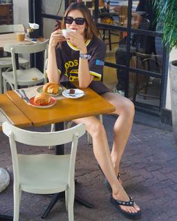 Camila Queiroz feet photo thumbnail