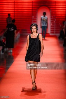 Camila Queiroz feet photo thumbnail