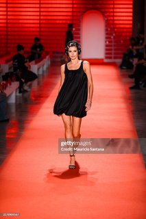 Camila Queiroz feet photo thumbnail