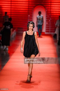 Camila Queiroz feet photo thumbnail