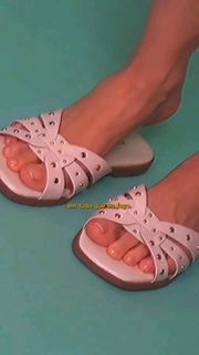 Camila Queiroz feet photo 2