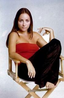 Camila Raznovich feet photo thumbnail