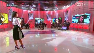 Camila Raznovich feet photo thumbnail