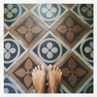 Camila Raznovich feet photo thumbnail