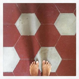 Camila Raznovich feet photo thumbnail