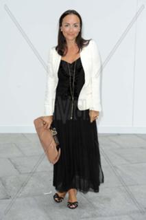 Camila Raznovich feet photo thumbnail