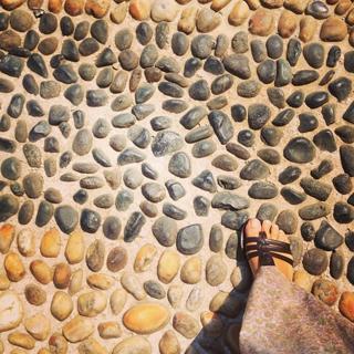 Camila Raznovich feet photo thumbnail