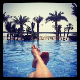 Camila Raznovich feet photo thumbnail