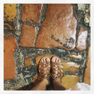 Camila Raznovich feet photo thumbnail