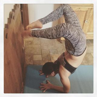 Camila Raznovich feet photo thumbnail