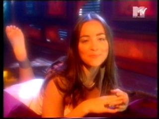 Camila Raznovich feet photo thumbnail